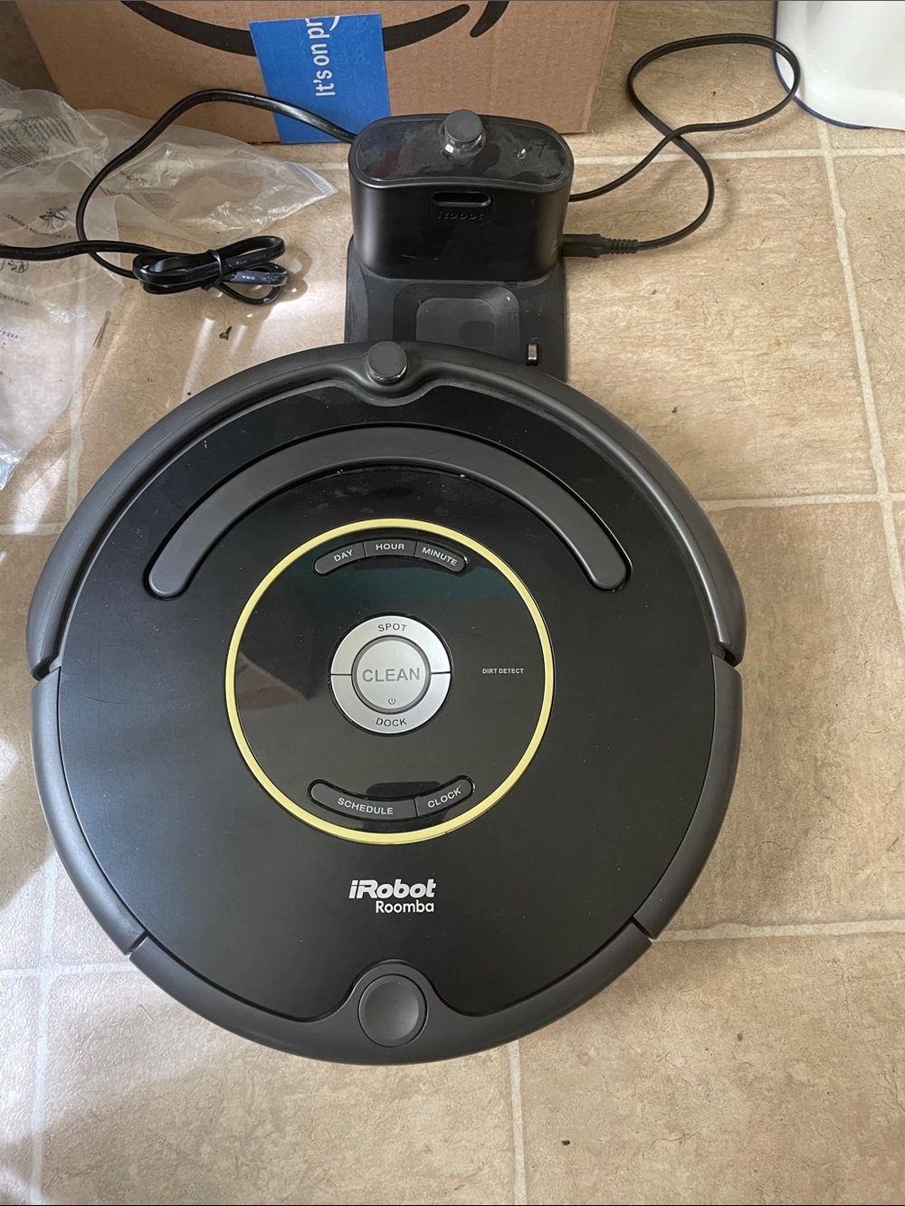 I ROBOT ROOMBA with DOCKING STATION AND CHARGER
